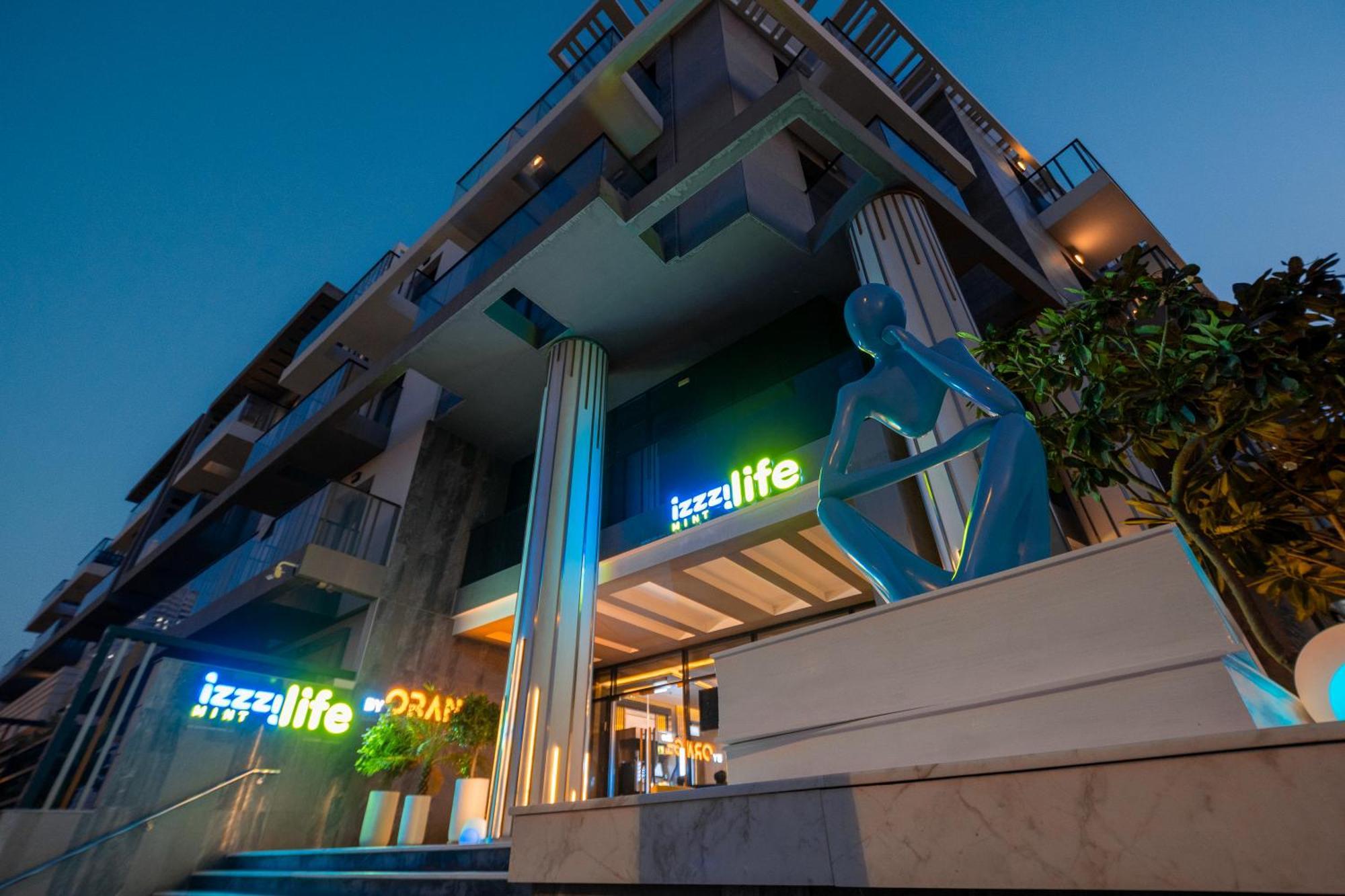Izzzi Life Mint Aparthotel Dubai Exterior foto